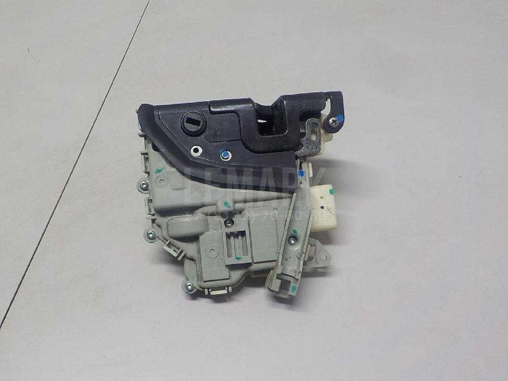 Замок двери задней правой