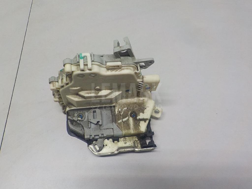 Замок двери задней правой