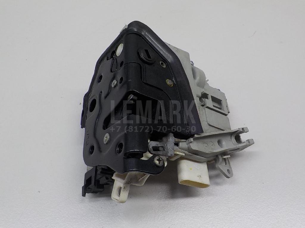 Замок двери задней левой