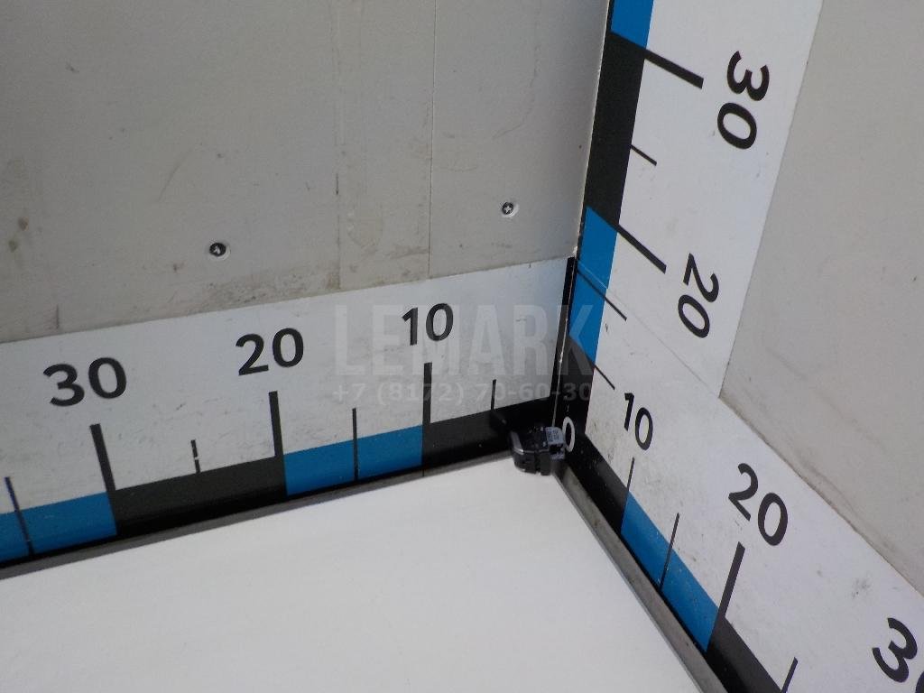 Кнопка стеклоподъемника