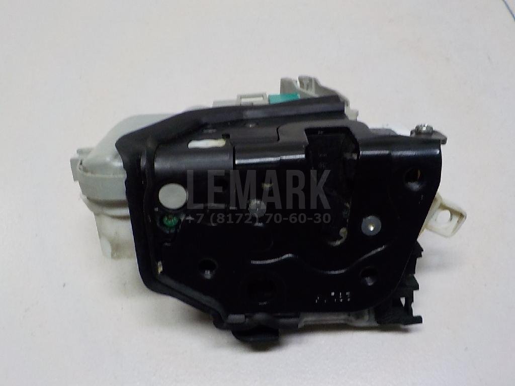 Замок двери передней левой