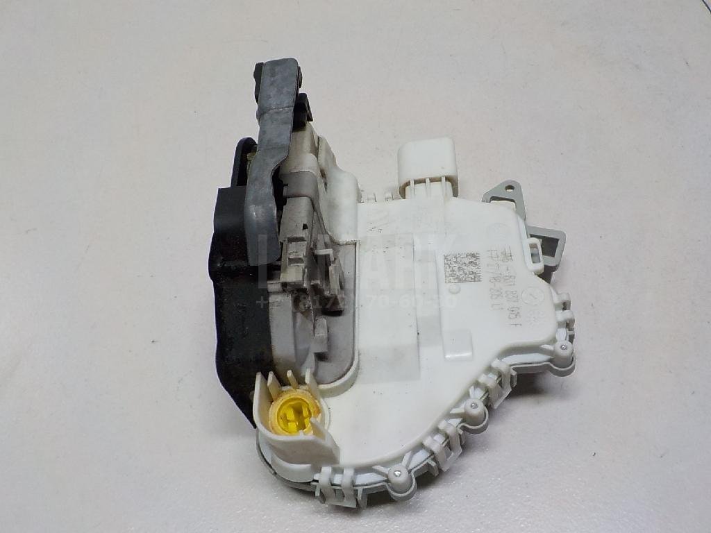 Замок двери передней левой