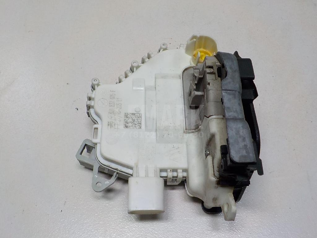 Замок двери передней левой