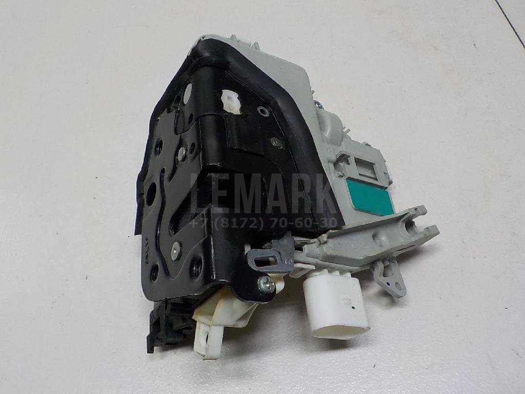 Замок двери передней левой