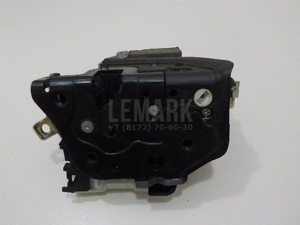 Замок двери передней правой