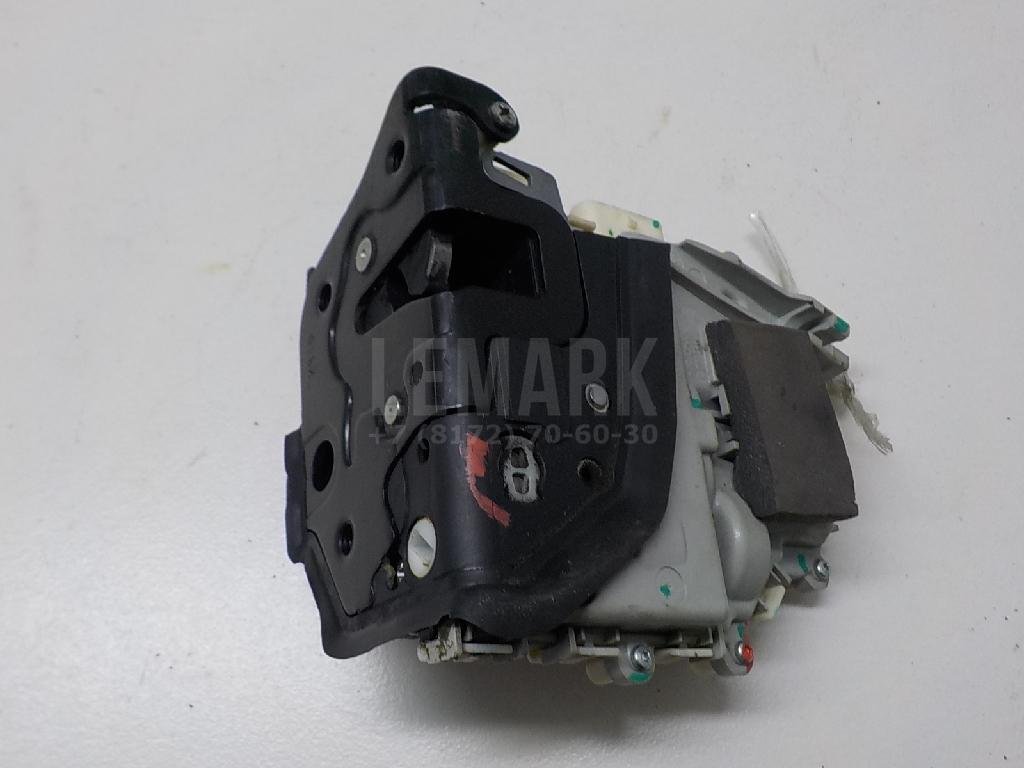 Замок двери передней правой