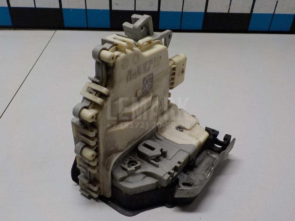 Замок двери передней правой