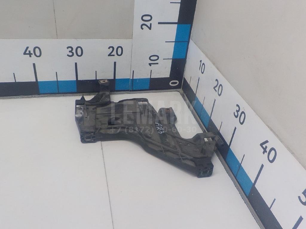 Кронштейн крепления фары