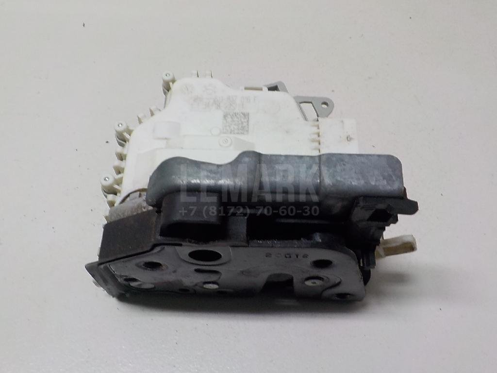 Замок двери передней правой