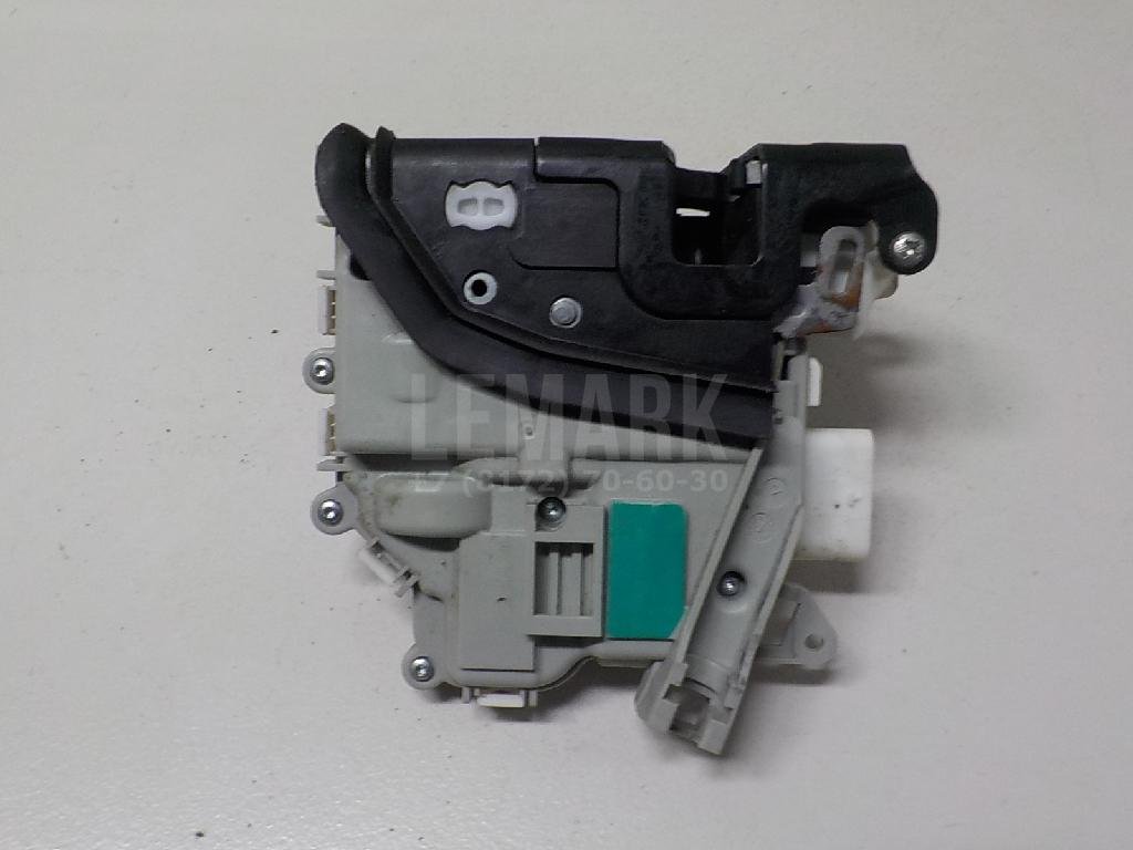 Замок двери передней правой