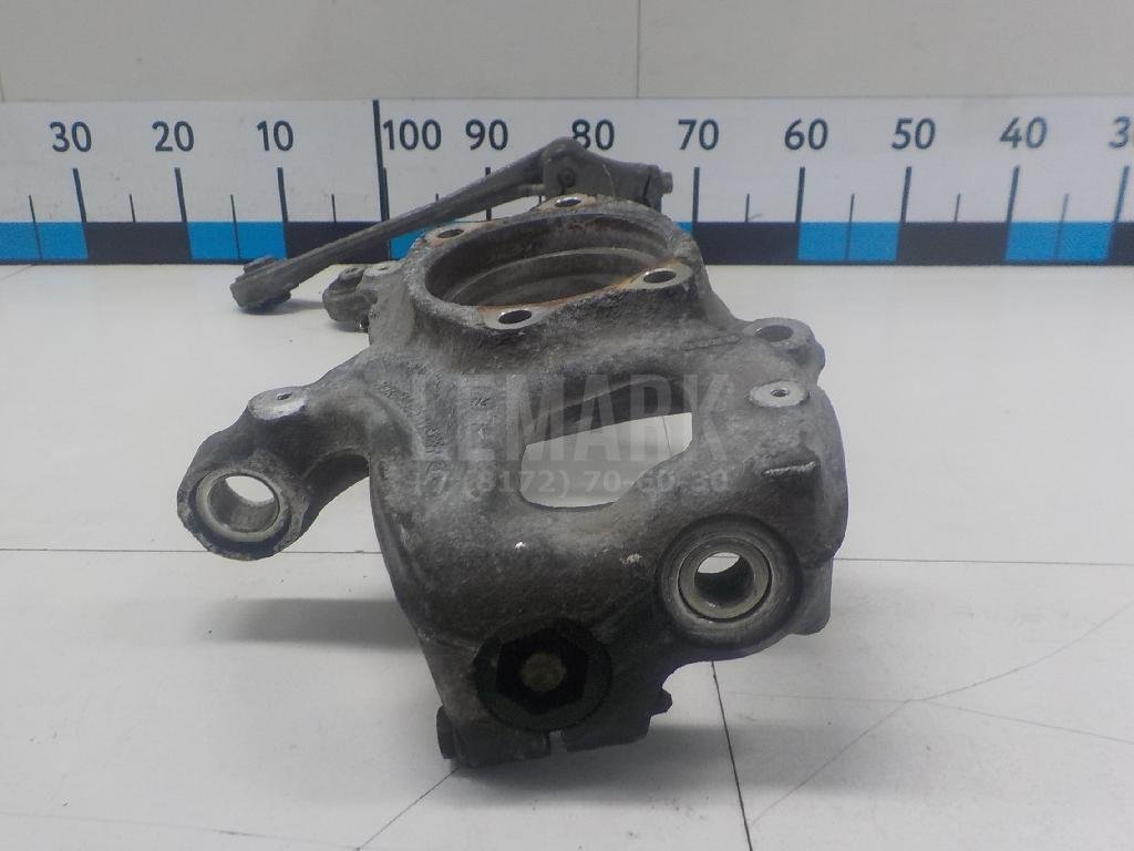 Кулак поворотный передний левый