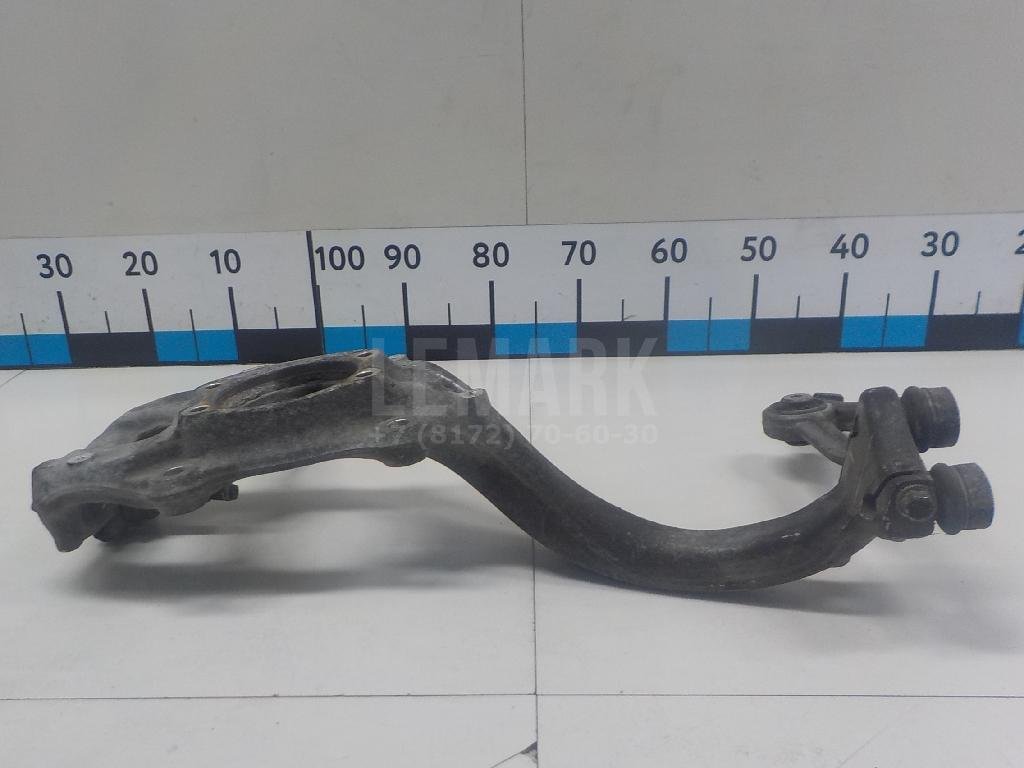 Кулак поворотный передний левый