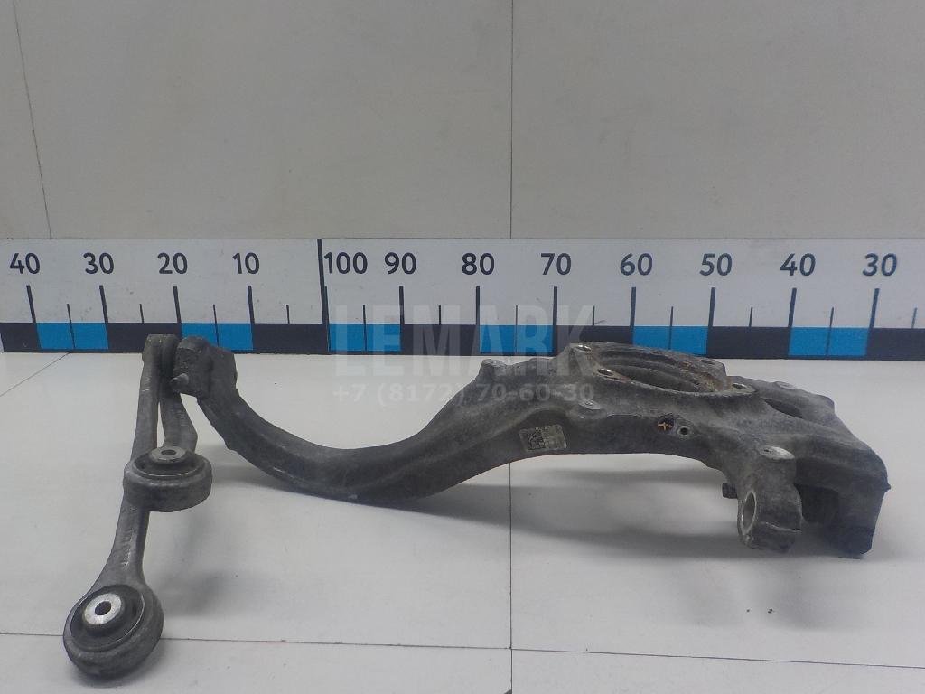 Кулак поворотный передний левый