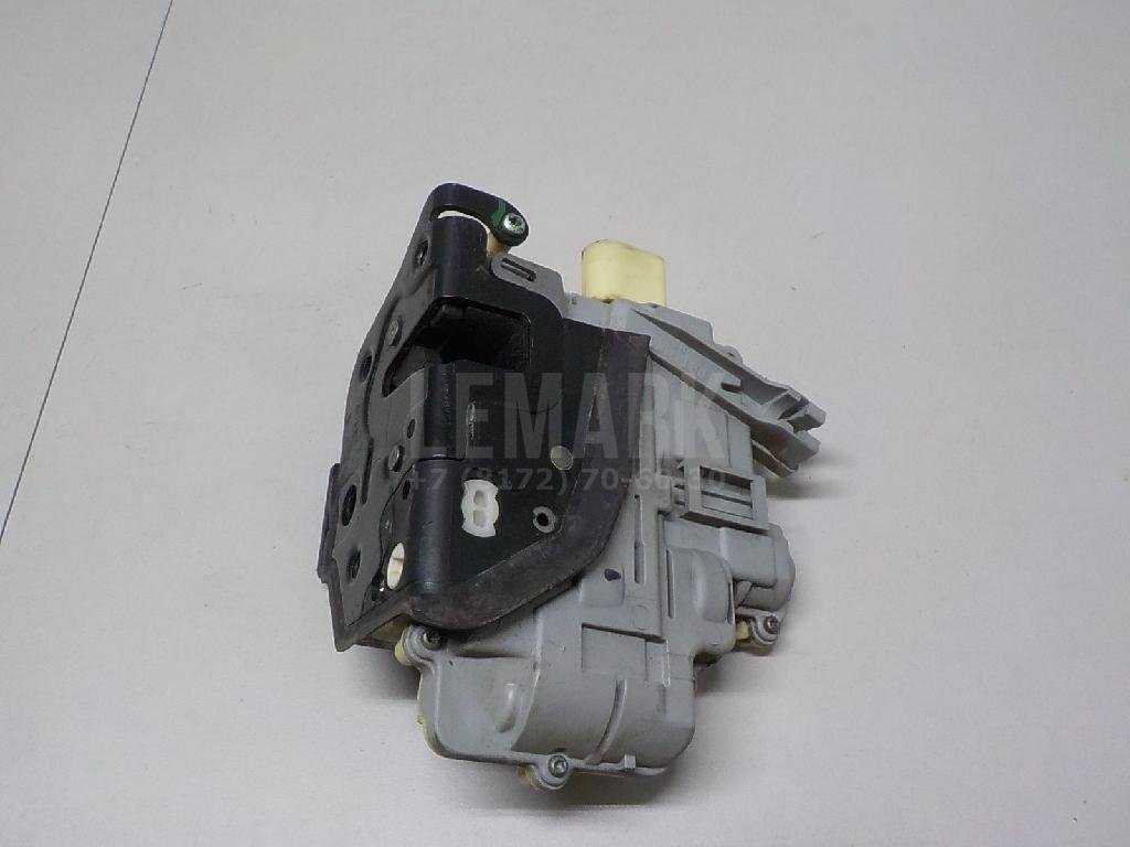 Замок двери передней правой