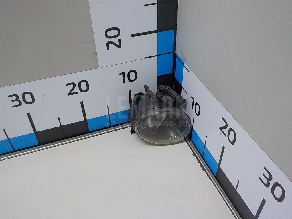 Фара противотуманная левая