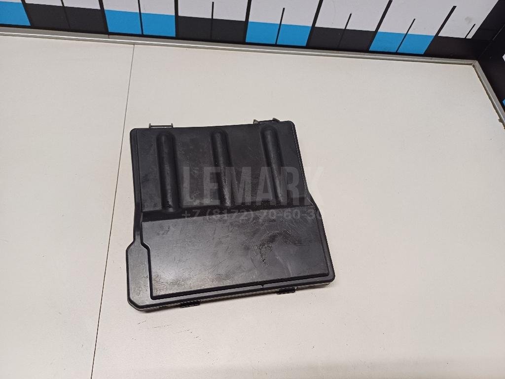 Крышка блока предохранителей