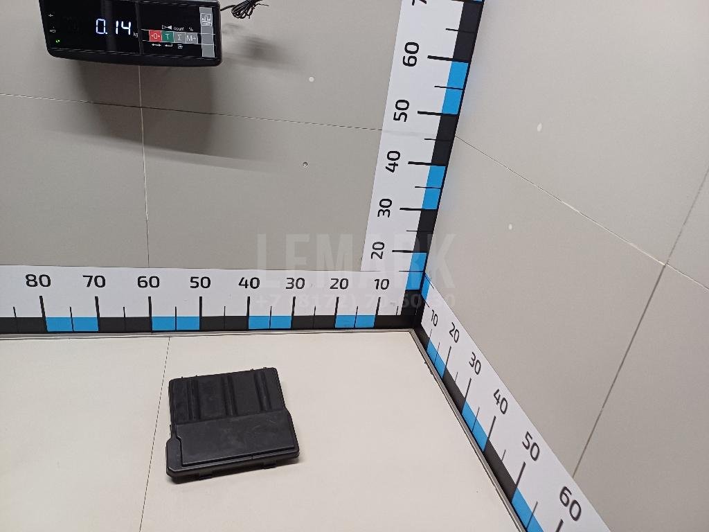 Крышка блока предохранителей