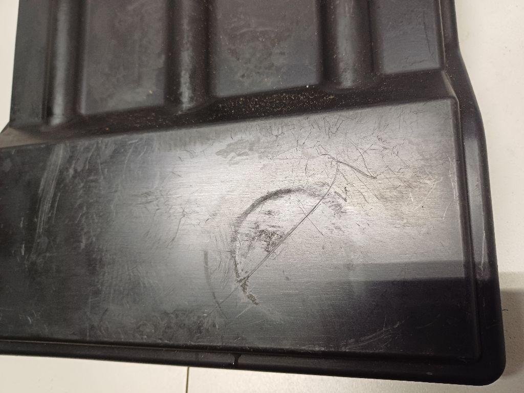 Крышка блока предохранителей