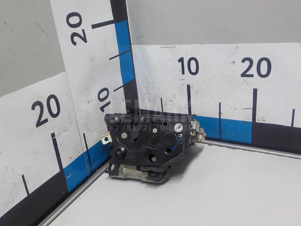 Замок двери передней правой