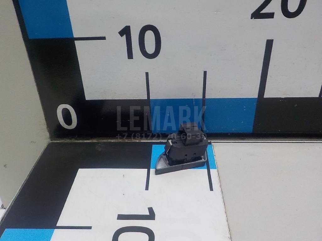 Кнопка центрального замка