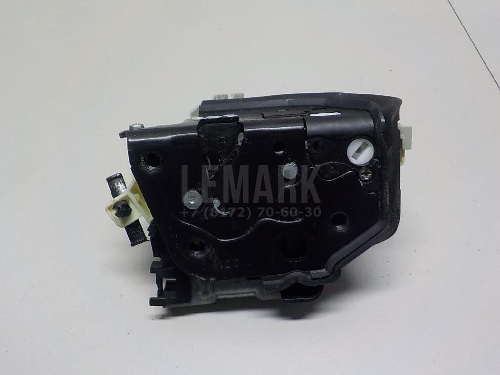 Замок двери передней правой