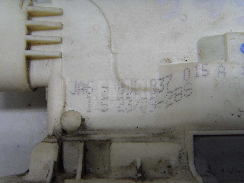 Замок двери передней левой