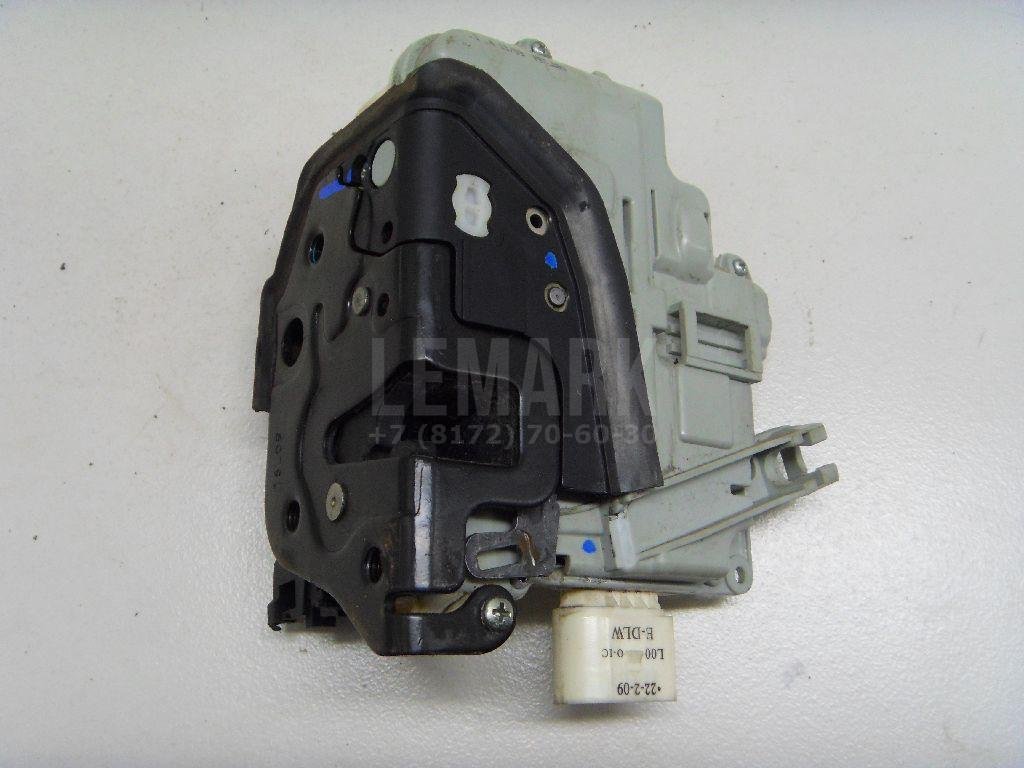 Замок двери передней левой