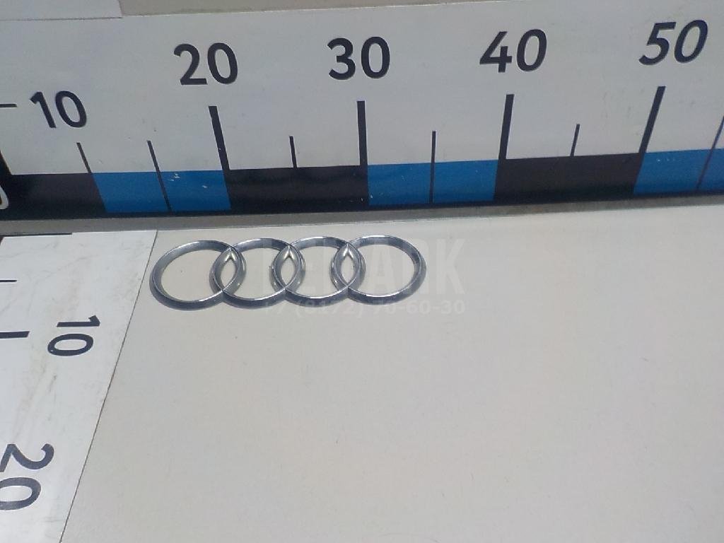 Эмблема на крышку багажника