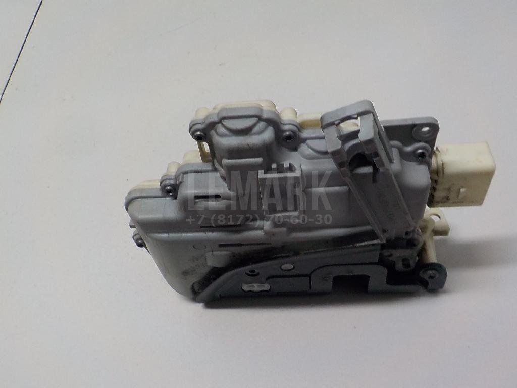 Замок двери передней левой