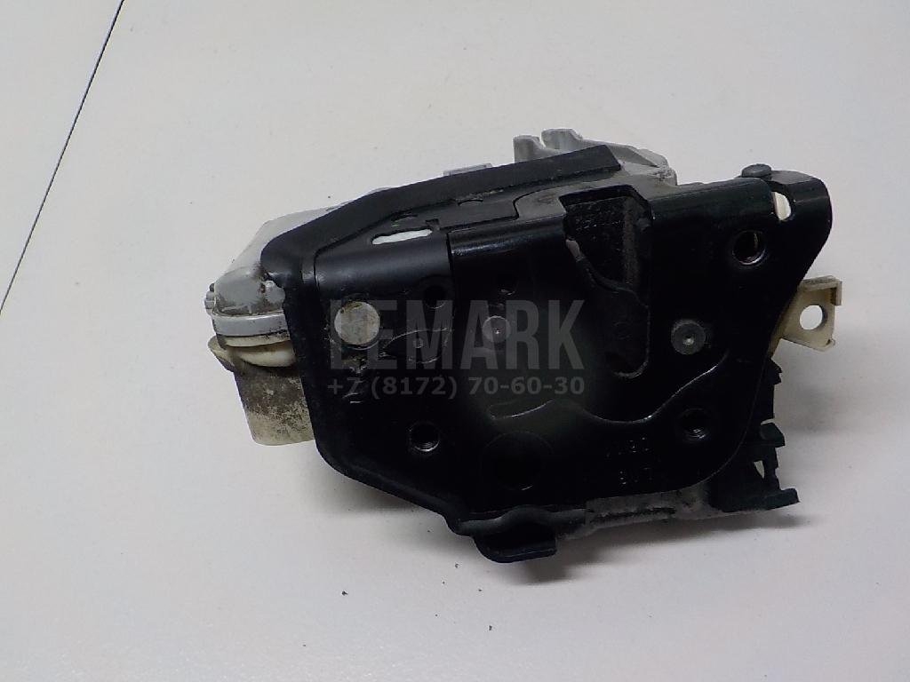 Замок двери передней левой