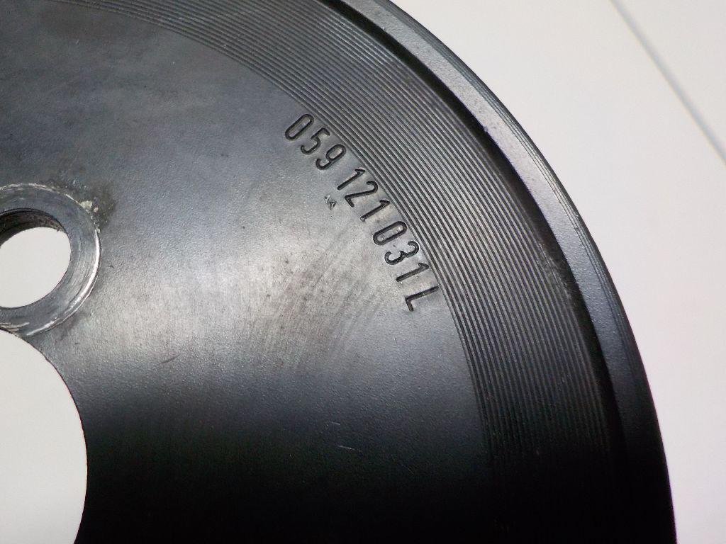 Шкив водяного насоса (помпы)