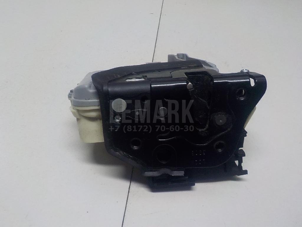 Замок двери передней левой