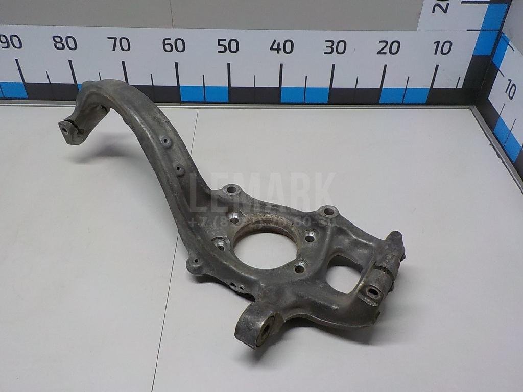 Кулак поворотный передний правый