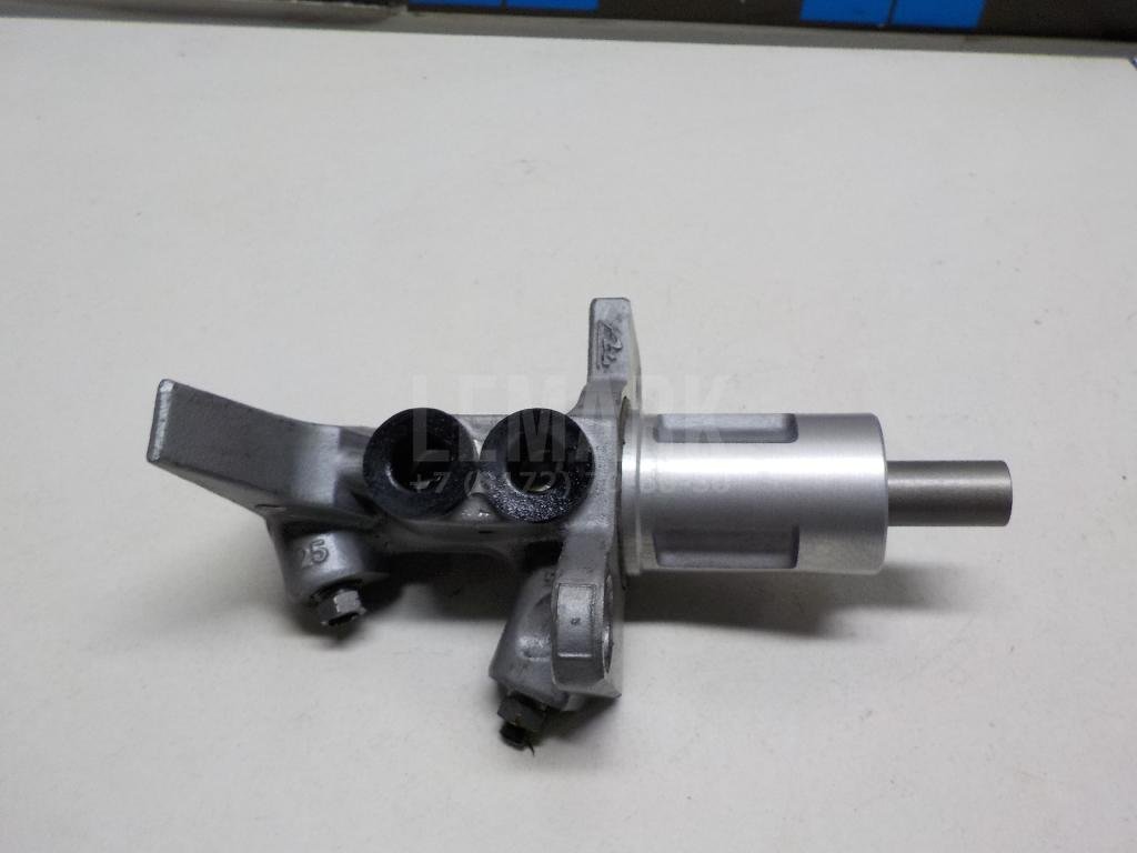 Цилиндр тормозной главный