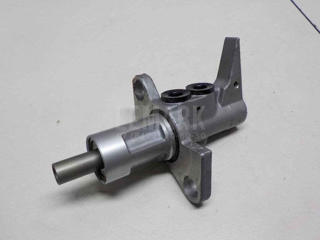 Цилиндр тормозной главный