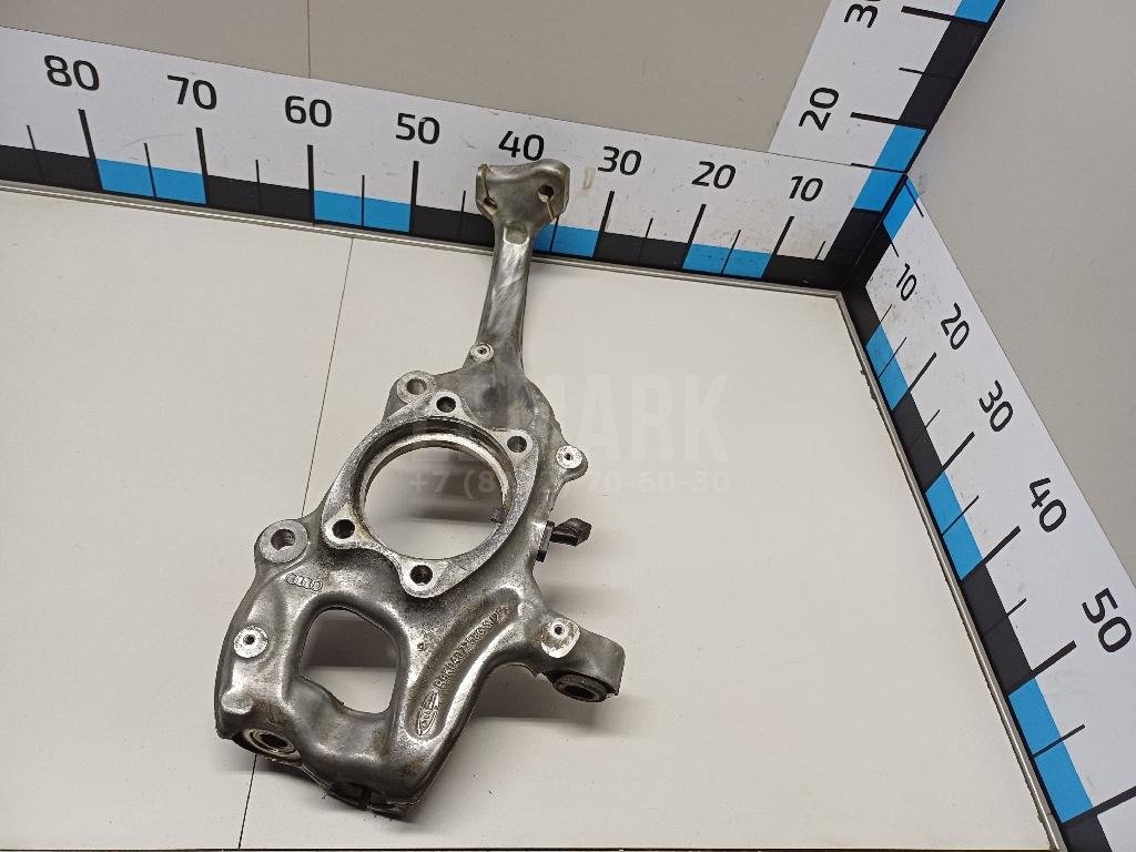 Кулак поворотный передний правый