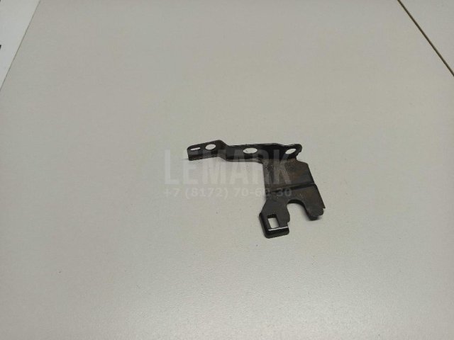 Кронштейн фар правый