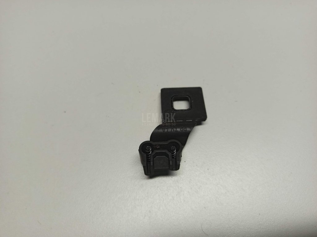 Кронштейн крепления фары