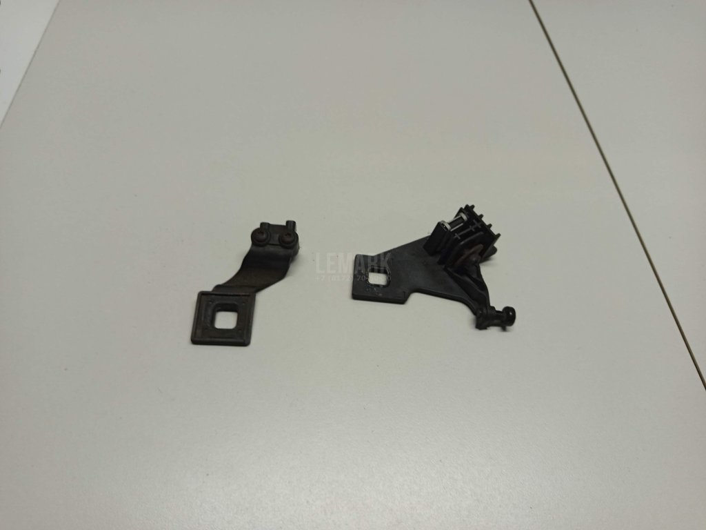 Кронштейн крепления фары