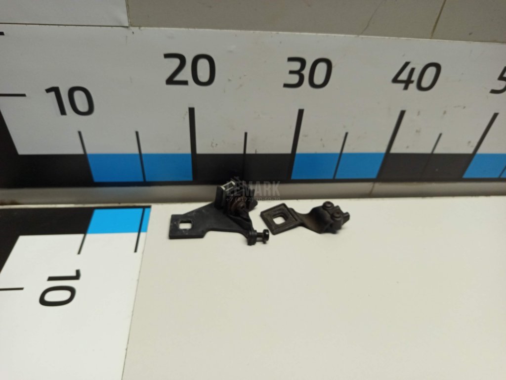 Кронштейн крепления фары