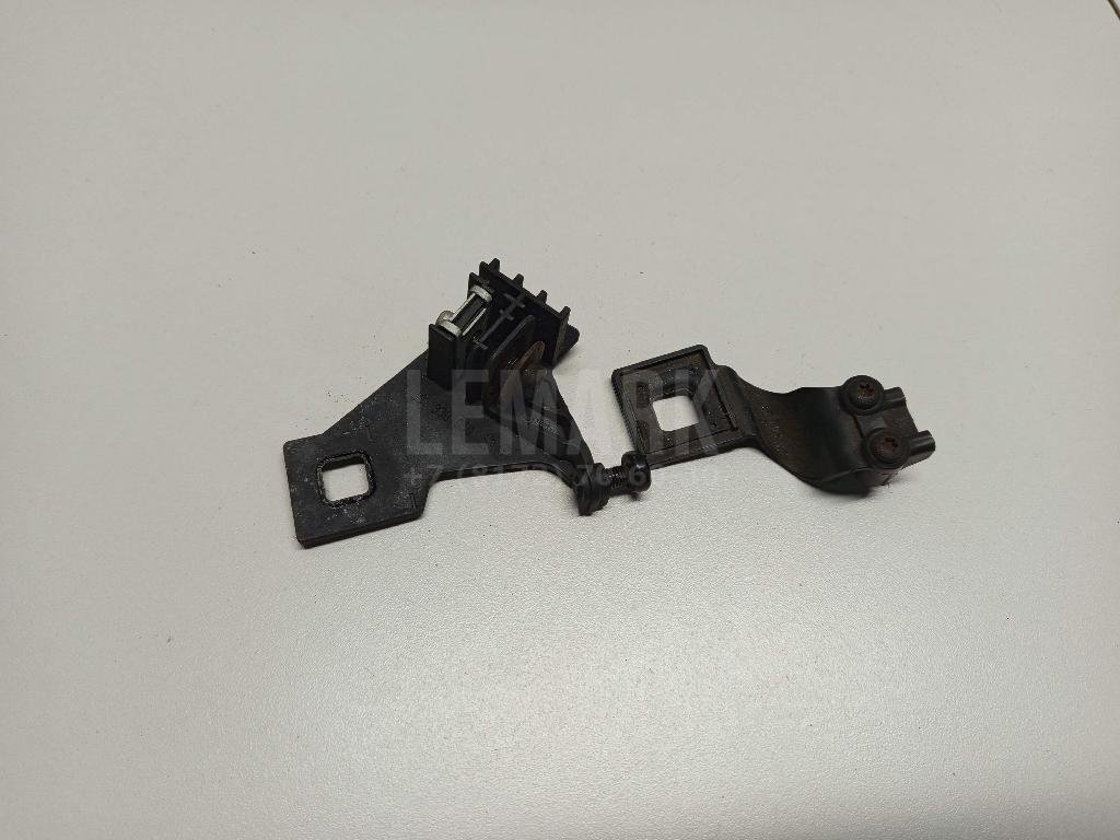 Кронштейн крепления фары