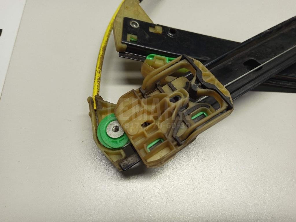 Стеклоподъемник электр. передний правый