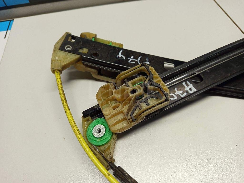 Стеклоподъемник электр. передний правый