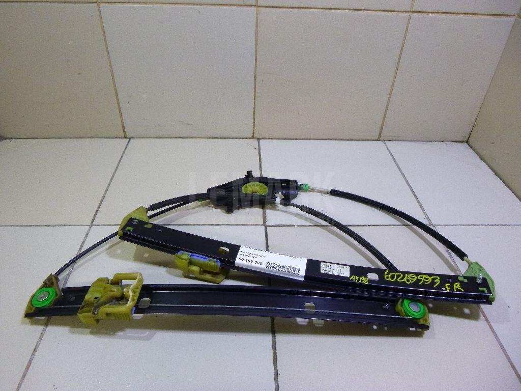 Стеклоподъемник электр. передний правый