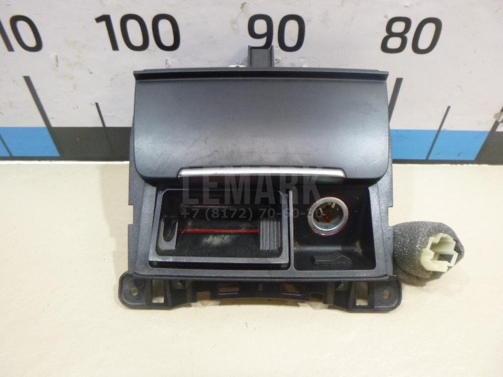 Пепельница передняя