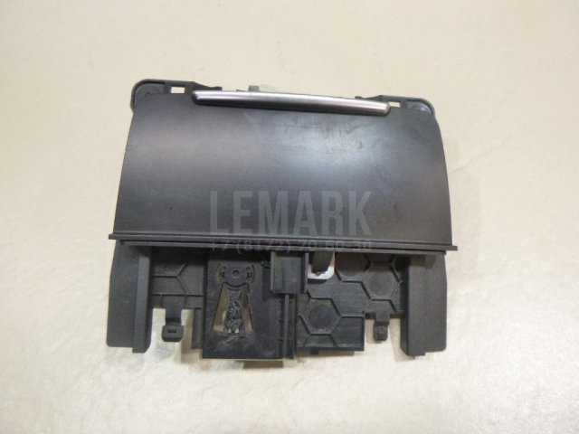 Пепельница передняя