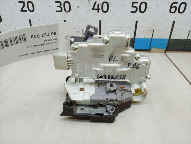 Замок двери передней левой