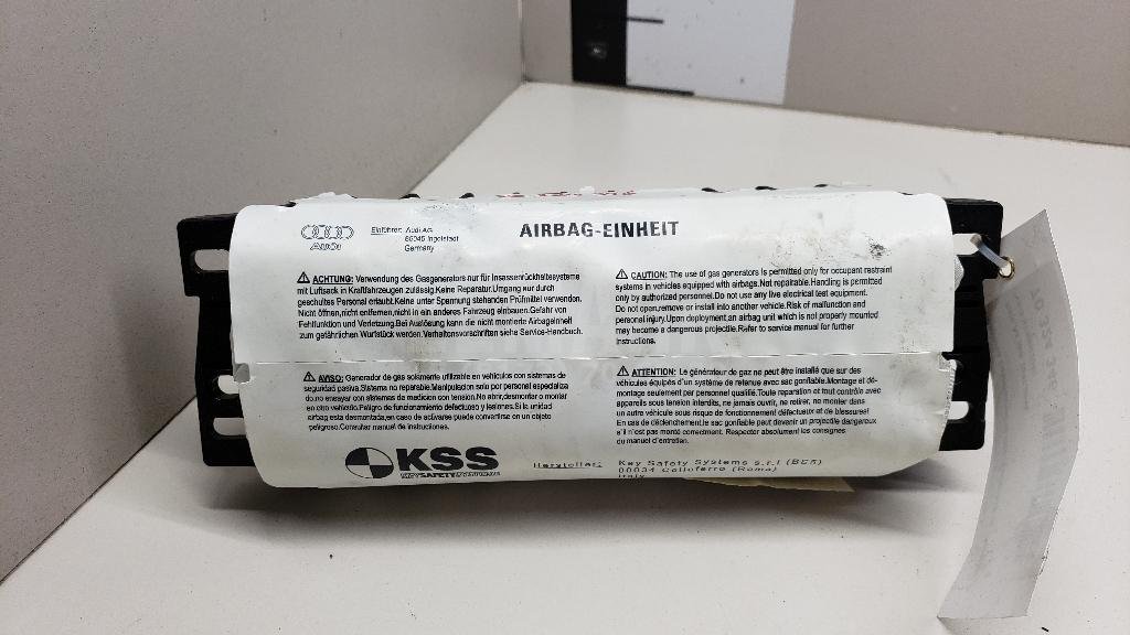 Подушка безопасности пассажирская (в торпедо)