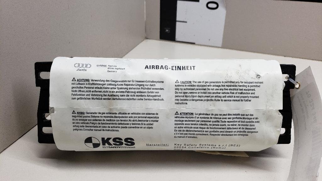 Подушка безопасности пассажирская (в торпедо)