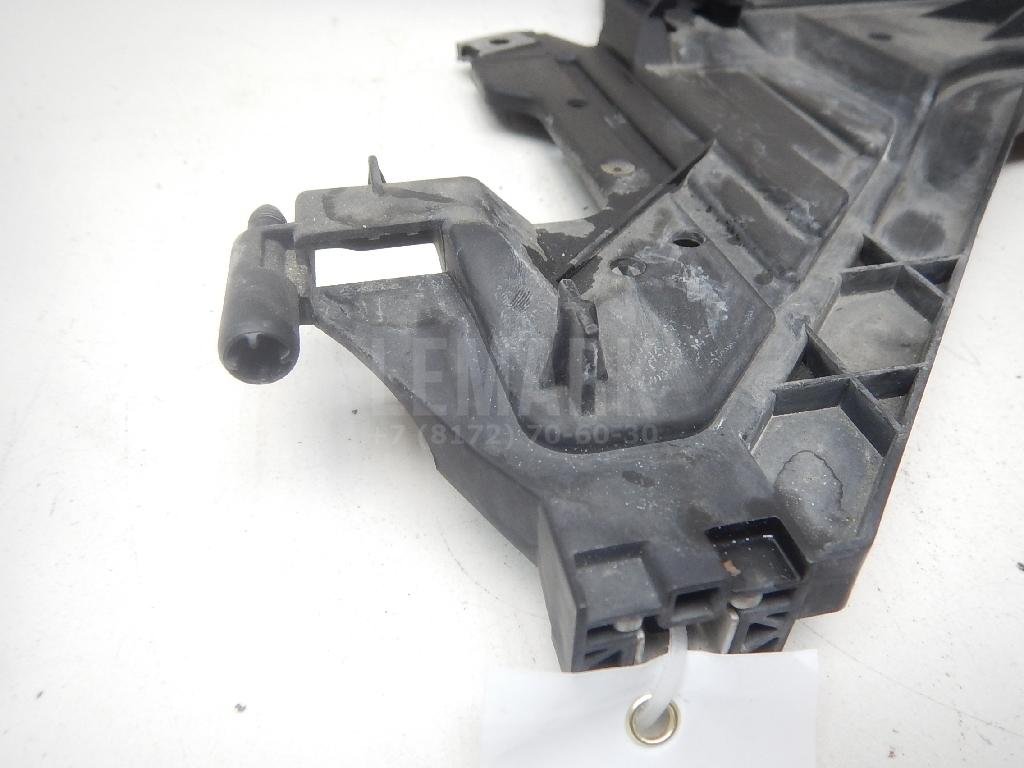 Кронштейн крепления фары